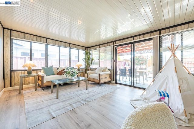 2444 Douglas St, Union City, CA 94587