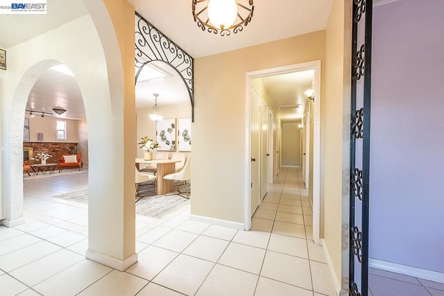 2444 Douglas St, Union City, CA 94587