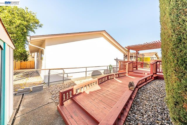 2444 Douglas St, Union City, CA 94587