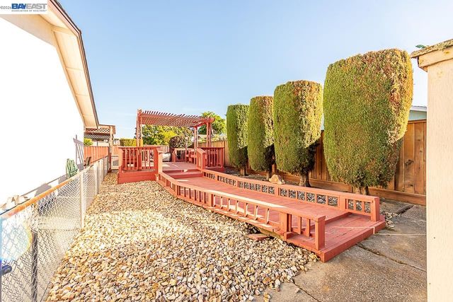 2444 Douglas St, Union City, CA 94587