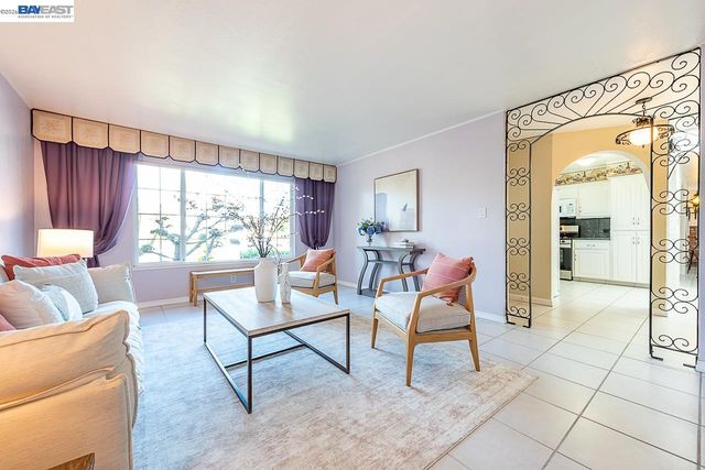 2444 Douglas St, Union City, CA 94587