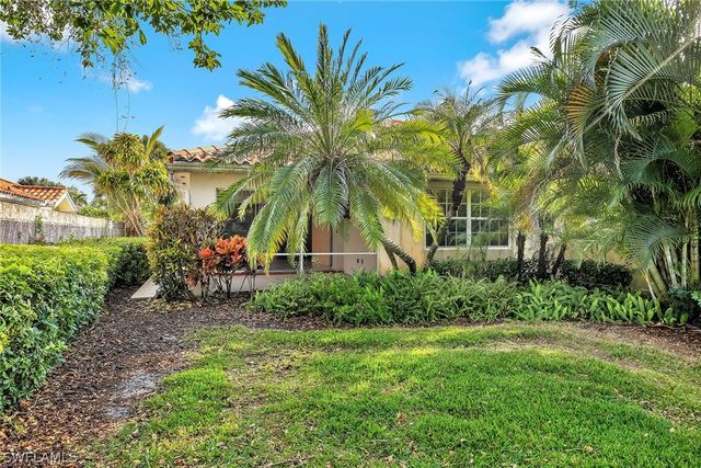 3111 Andorra CT, Naples, FL 34109