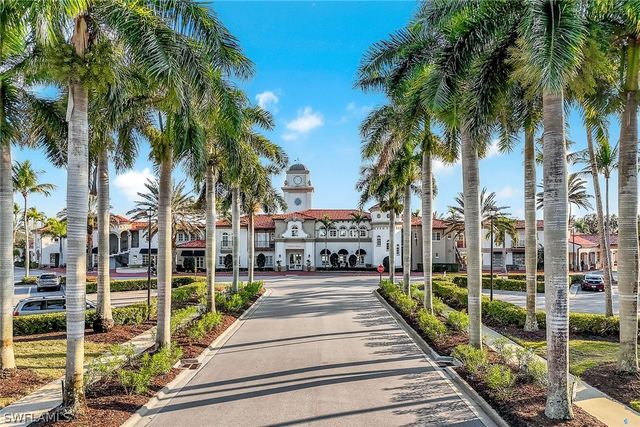 3111 Andorra CT, Naples, FL 34109