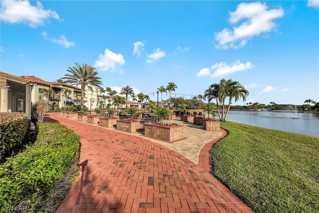 3111 Andorra CT, Naples, FL 34109