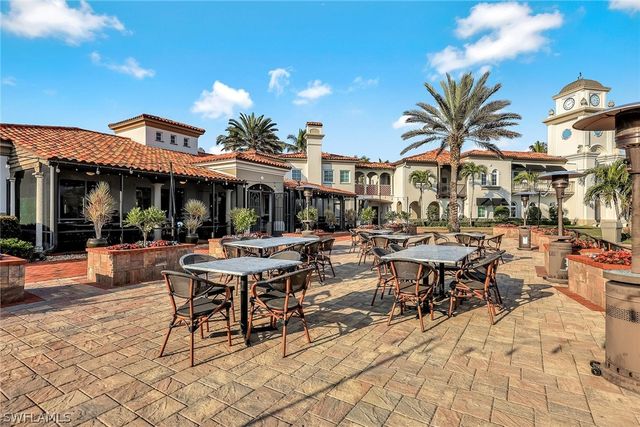 3111 Andorra CT, Naples, FL 34109