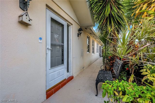 3111 Andorra CT, Naples, FL 34109