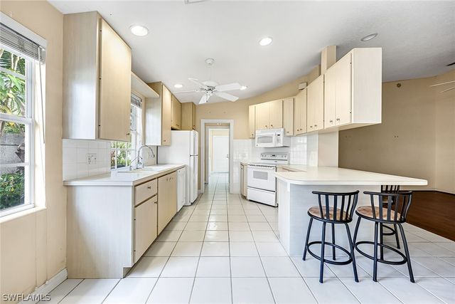 3111 Andorra CT, Naples, FL 34109