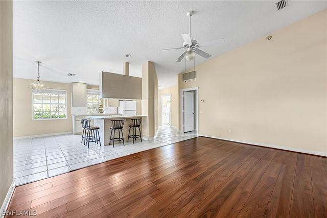 3111 Andorra CT, Naples, FL 34109