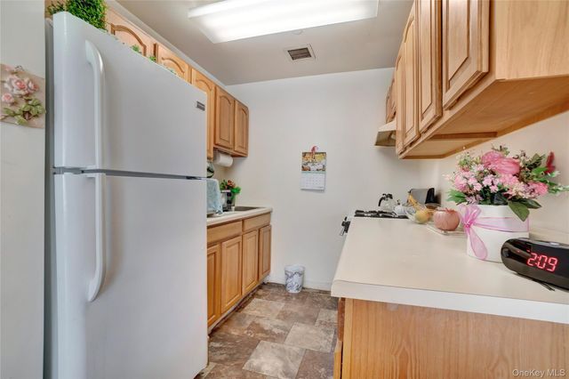 213 Johnson Avenue, Brooklyn, NY 11206