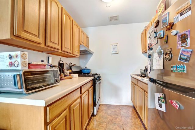 213 Johnson Avenue, Brooklyn, NY 11206