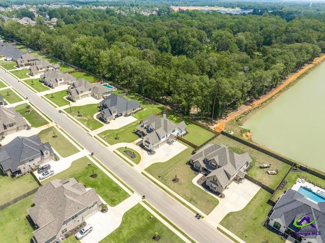 221 Bristleleaf Path, Kathleen, GA 31047