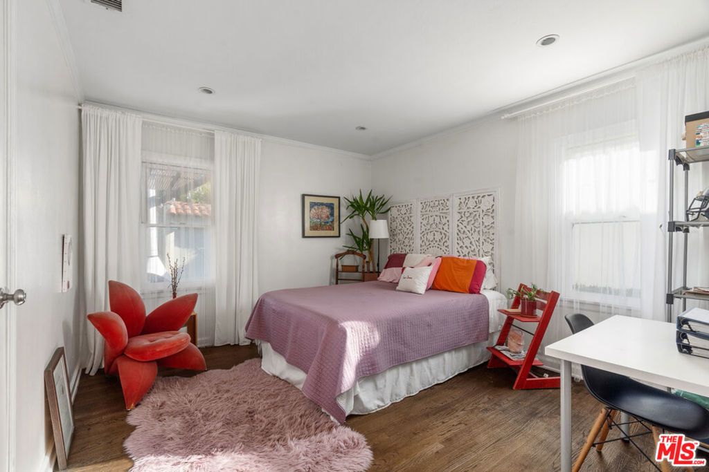 Image 20 of property listing at 1118 Grant Avenue, Venice, CA 90291