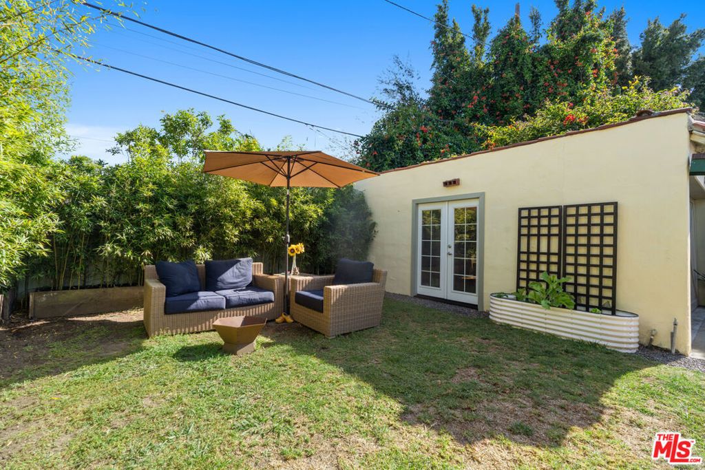 Image 25 of property listing at 1118 Grant Avenue, Venice, CA 90291