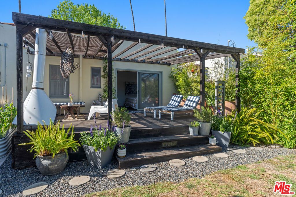 Image 26 of property listing at 1118 Grant Avenue, Venice, CA 90291