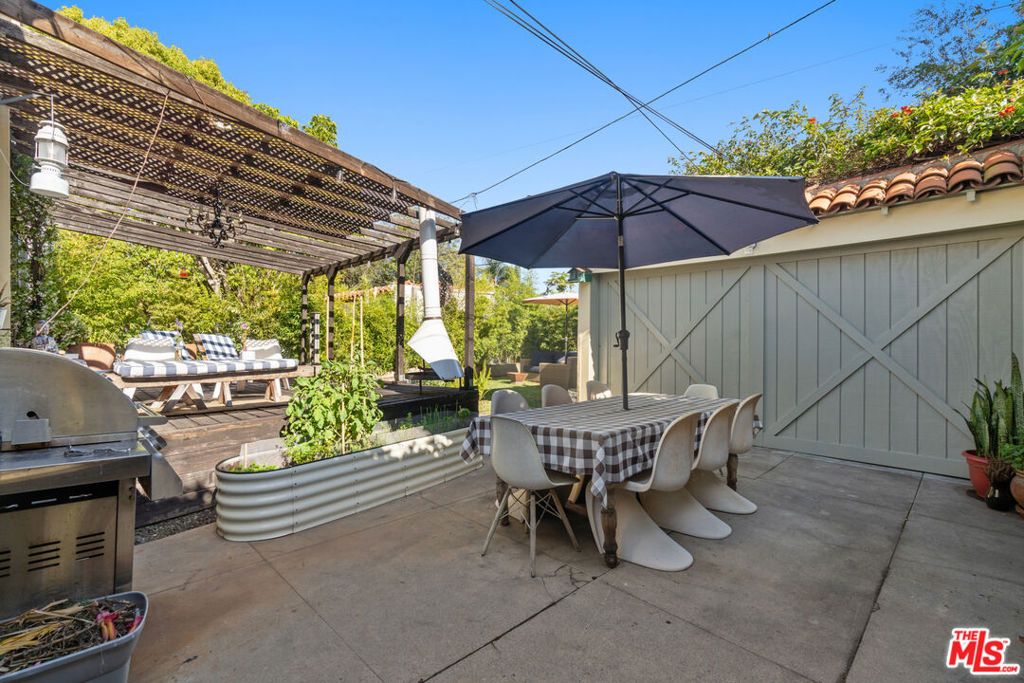 Image 31 of property listing at 1118 Grant Avenue, Venice, CA 90291