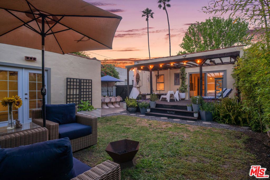 Image 32 of property listing at 1118 Grant Avenue, Venice, CA 90291