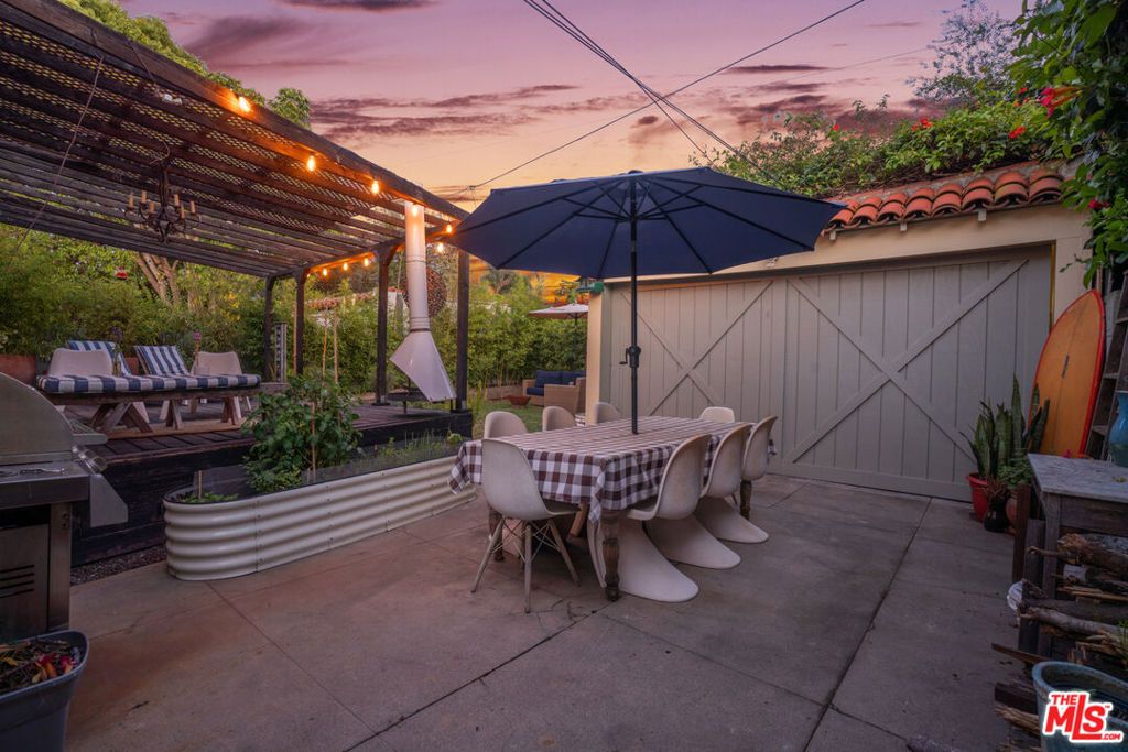 Image 36 of property listing at 1118 Grant Avenue, Venice, CA 90291
