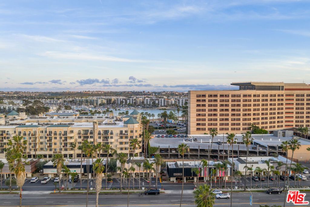 Image 41 of property listing at 1118 Grant Avenue, Venice, CA 90291