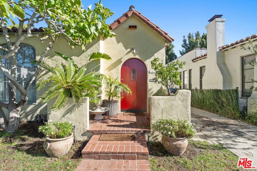 Image 43 of property listing at 1118 Grant Avenue, Venice, CA 90291