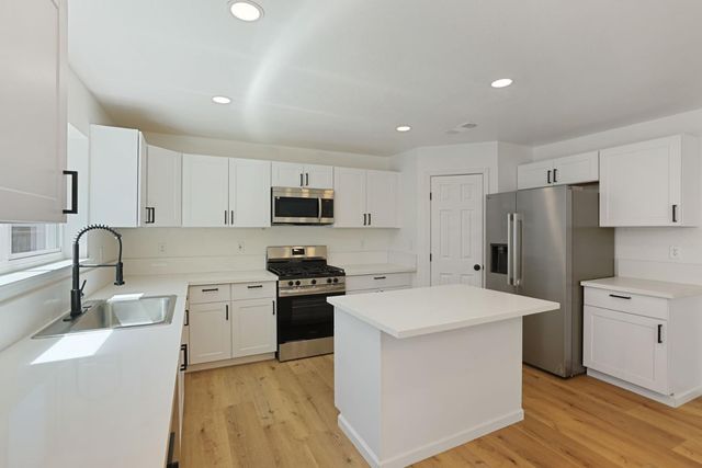3522 Tom Ln, Stockton, CA 95206