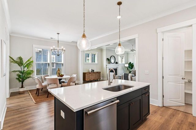 603 Blueway Avenue, Summerville, SC 29486