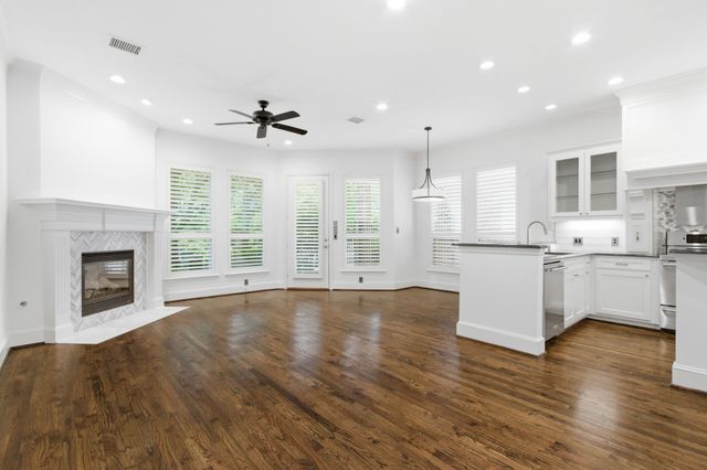18323 Frankford Lakes Circle, Dallas, TX 75252