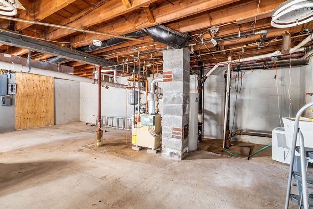 33 Jefferson St, Lawrence, MA 01843