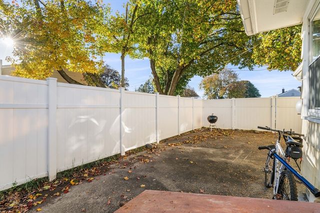 33 Jefferson St, Lawrence, MA 01843