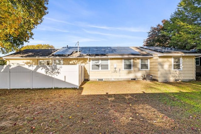 33 Jefferson St, Lawrence, MA 01843