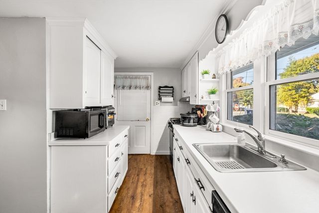 33 Jefferson St, Lawrence, MA 01843