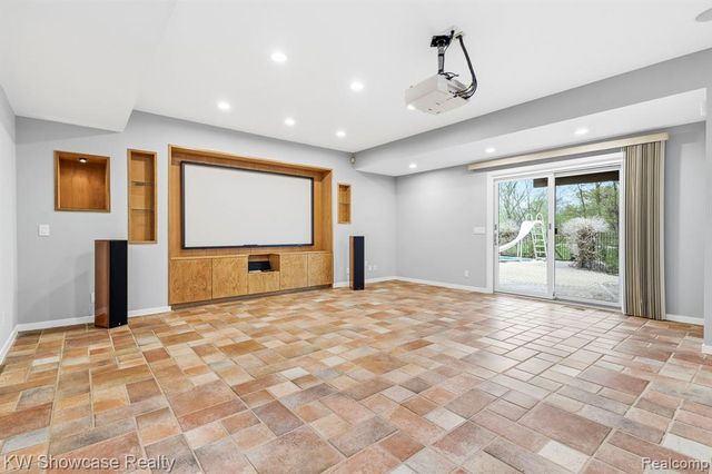 1539 Wandrei Court, Commerce Twp, MI 48382