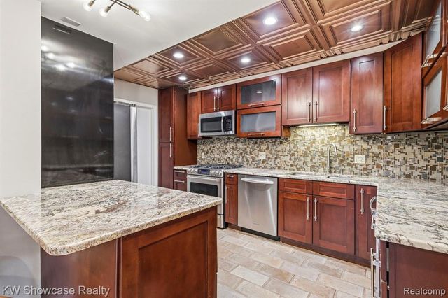 1539 Wandrei Court, Commerce Twp, MI 48382