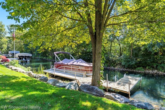 1539 Wandrei Court, Commerce Twp, MI 48382