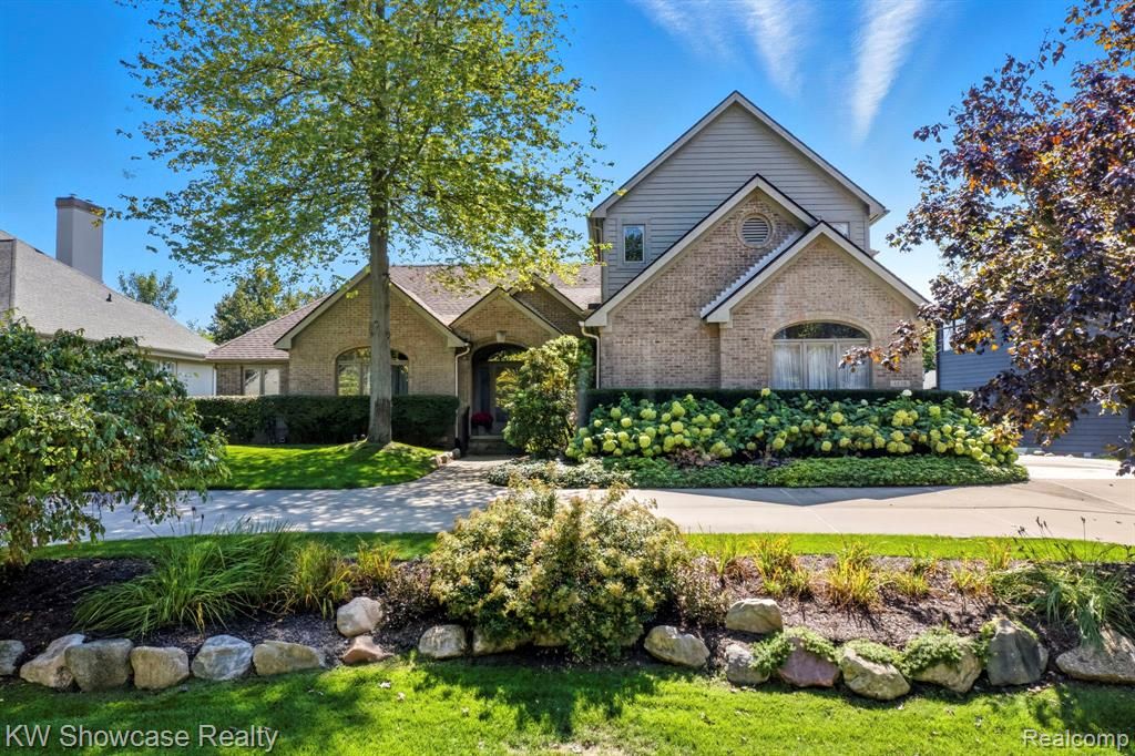 1539 Wandrei Court, Commerce Twp, MI 48382