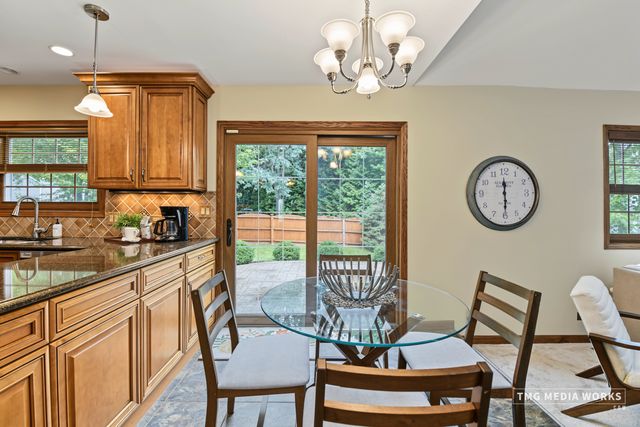 2820 Springdale Circle, Naperville, IL 60564