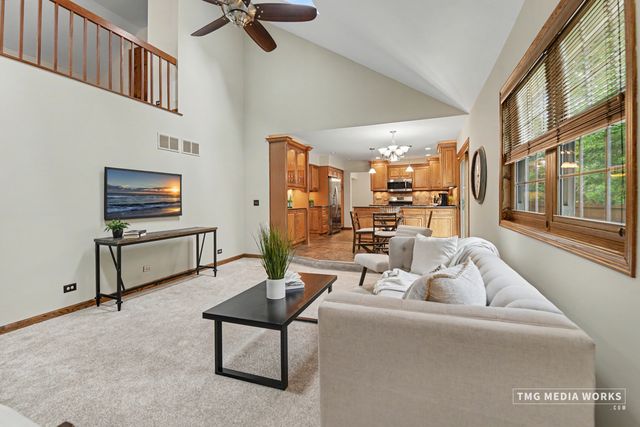 2820 Springdale Circle, Naperville, IL 60564