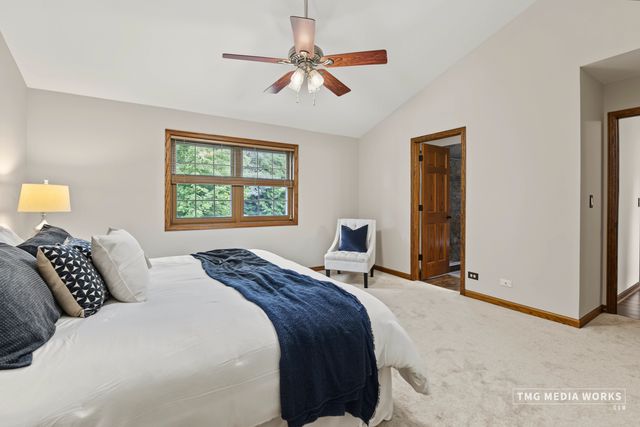 2820 Springdale Circle, Naperville, IL 60564