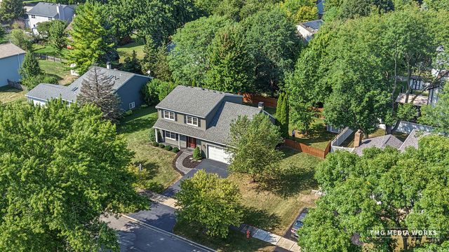 2820 Springdale Circle, Naperville, IL 60564