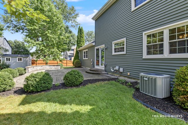 2820 Springdale Circle, Naperville, IL 60564