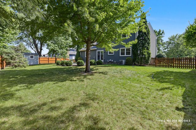 2820 Springdale Circle, Naperville, IL 60564
