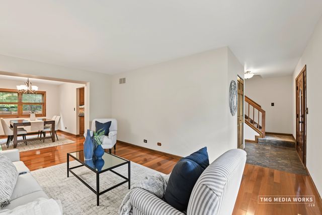 2820 Springdale Circle, Naperville, IL 60564