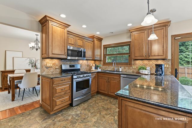 2820 Springdale Circle, Naperville, IL 60564