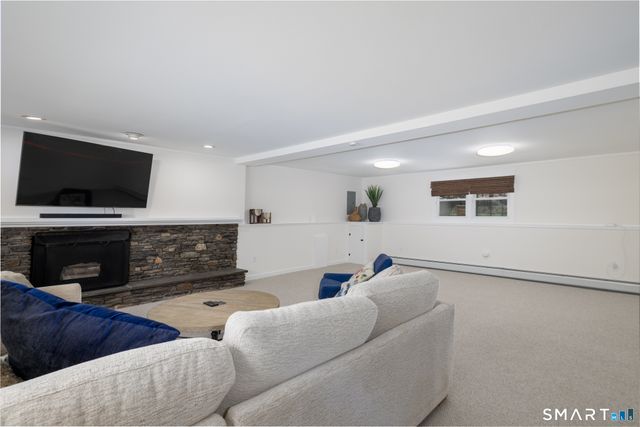 402 Ash Swamp Road, Glastonbury, CT 06033