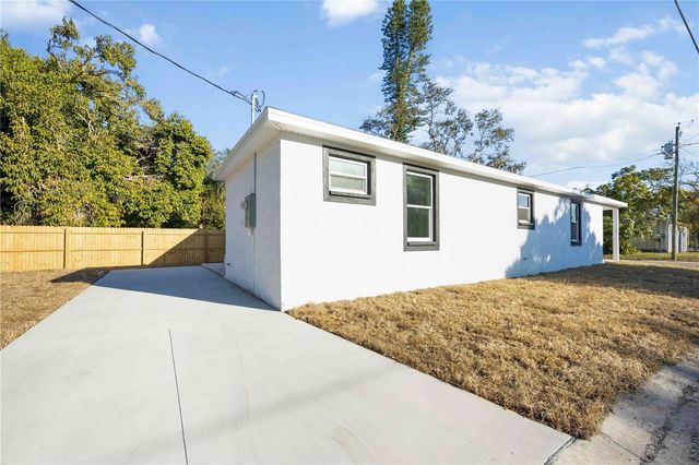 520 12TH AVENUE W, Bradenton, FL 34205