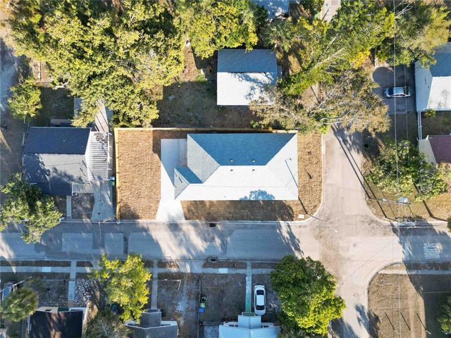 520 12TH AVENUE W, Bradenton, FL 34205
