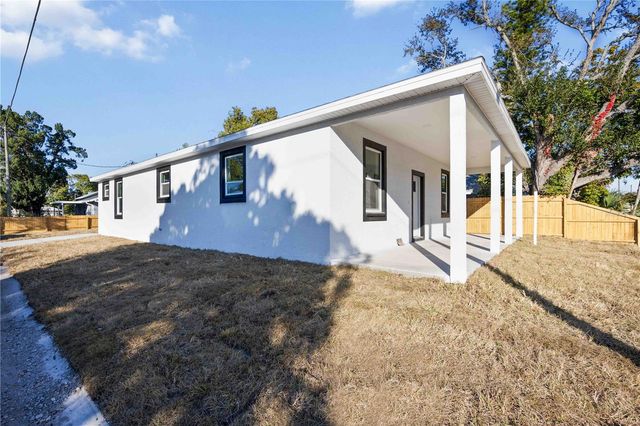 520 12TH AVENUE W, Bradenton, FL 34205