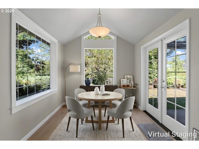 16431 WILLAMETTE VALLEY Dr, Oregon City, OR 97045