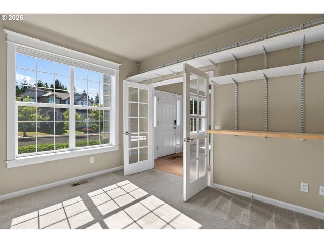 16431 WILLAMETTE VALLEY Dr, Oregon City, OR 97045