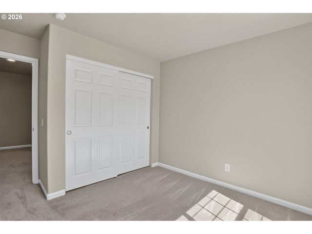 16431 WILLAMETTE VALLEY Dr, Oregon City, OR 97045