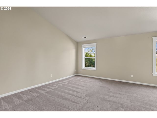 16431 WILLAMETTE VALLEY Dr, Oregon City, OR 97045